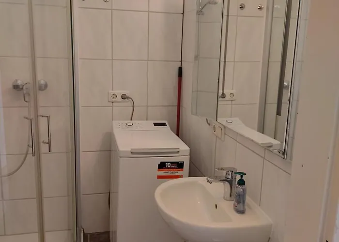 Daire Kleines In Frankfurt Mit Eigenem Stellplatz In Messenaehe